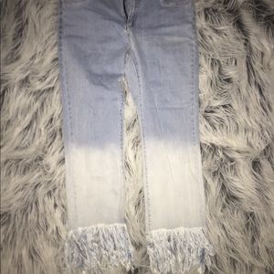 OMBRÉ FRAYED JEANS